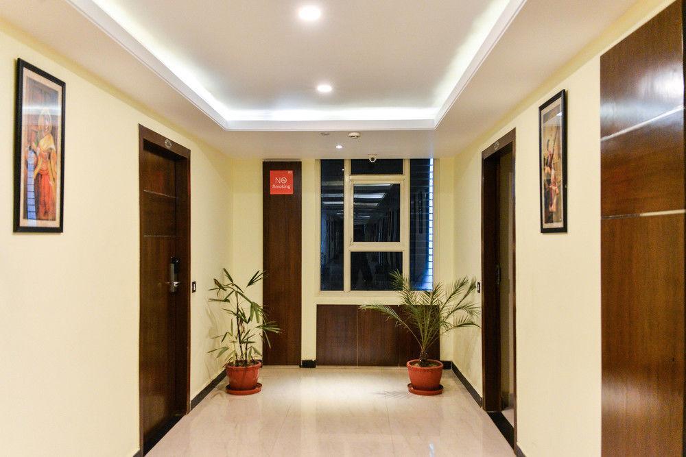 Puja Residency Hotel Varanasi Exterior photo